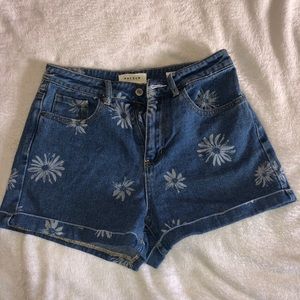 Pacsun Denim floral mom jean shorts!!